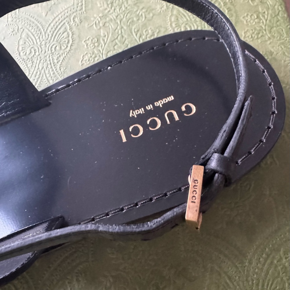 Gucci Black Leather Thong Sandals Green/Red Stripe & Gold Accents Size 39.5 NWT - Picture 7 of 12